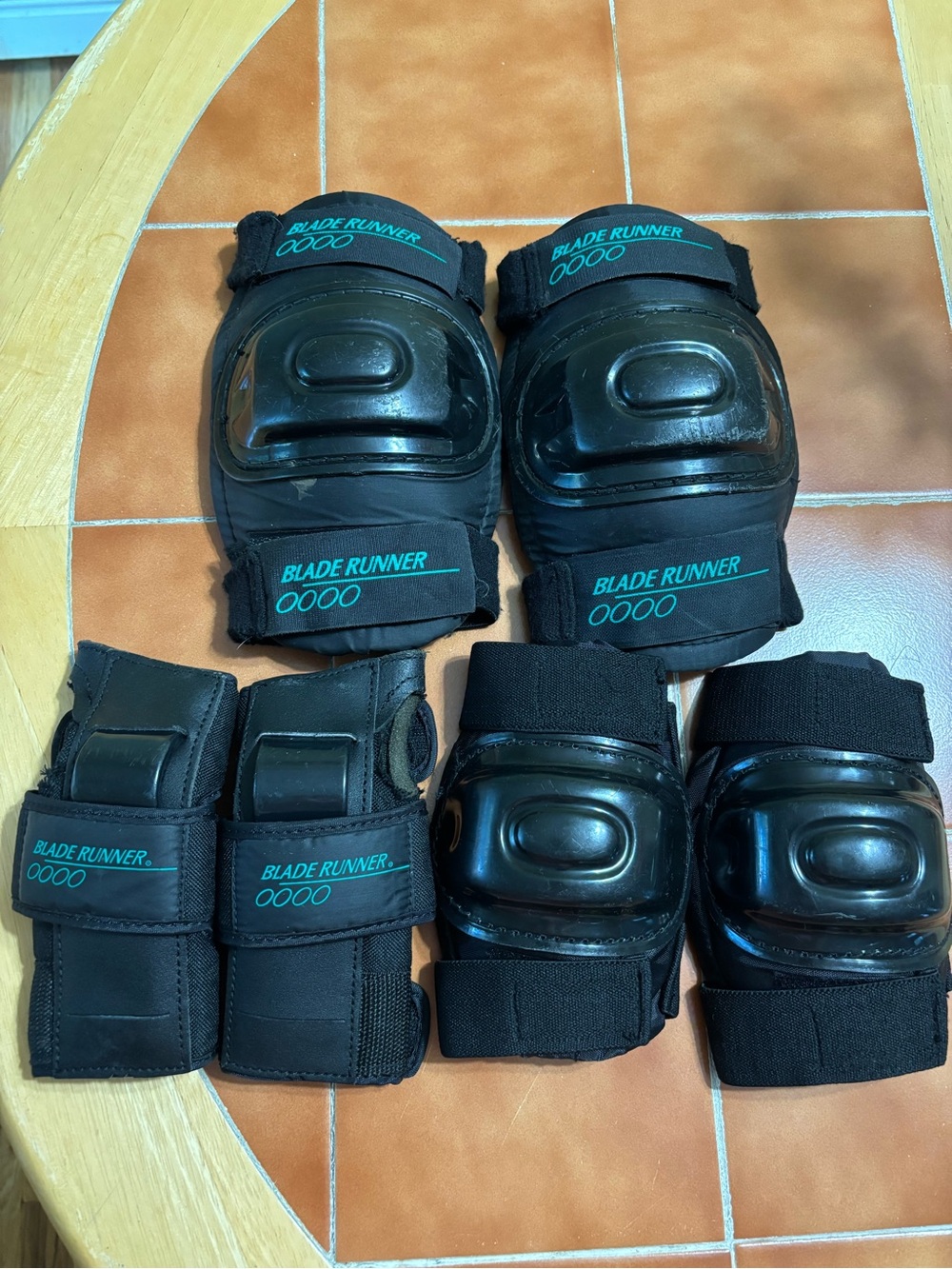 Blade Runner Knee and Wrist and Elbow Pad Set